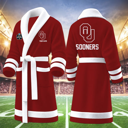[FAN FAVORITE] NEW CUSTOMIZED NCAA CWS22 OUS OKLAHOMA SOONERS MULTICOLOR FLEECE BATHROBE
